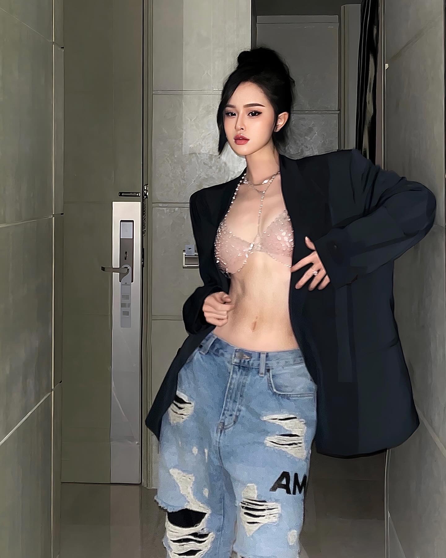 Hot girl Lưu Ân Di diện bikini đẹp xuất sắc, không chê vào đâu được 