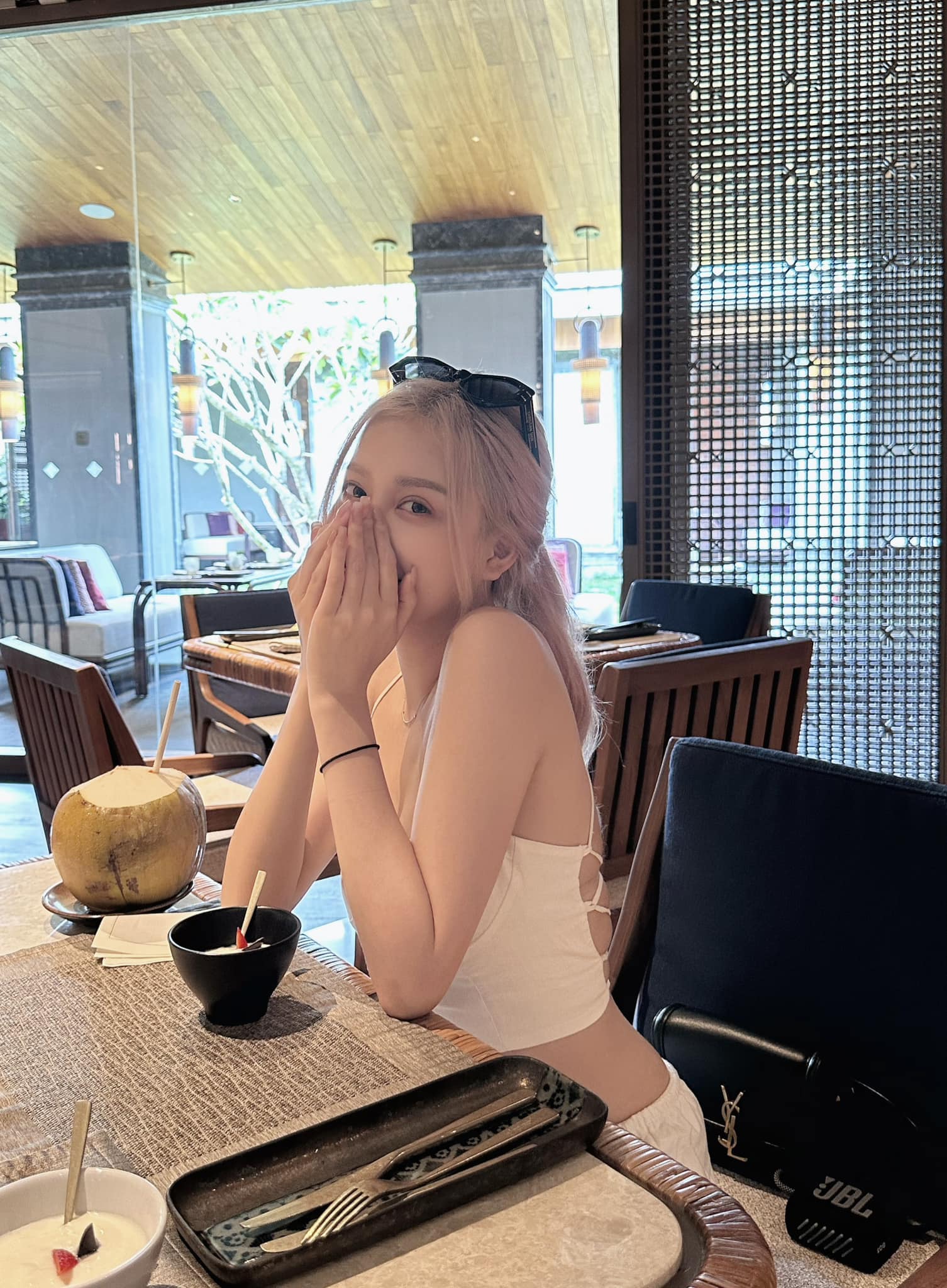 Rosé Việt Nam sexy với nội y Lê Huyền Diệu khiến MXH tan chảy 