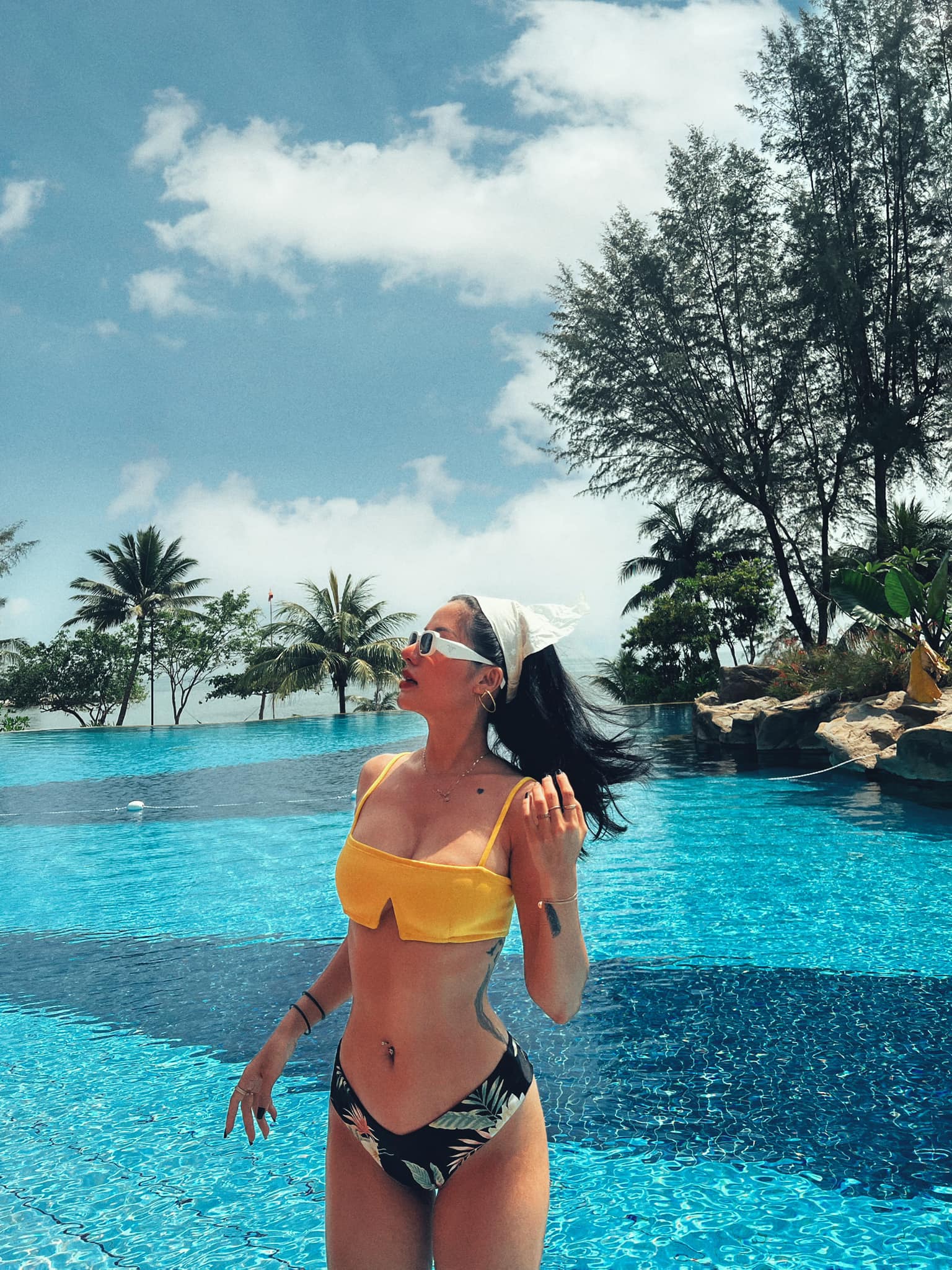 Chiêm ngưỡng body nóng bỏng của hot girl Quỳnh Nguyễn bikini 