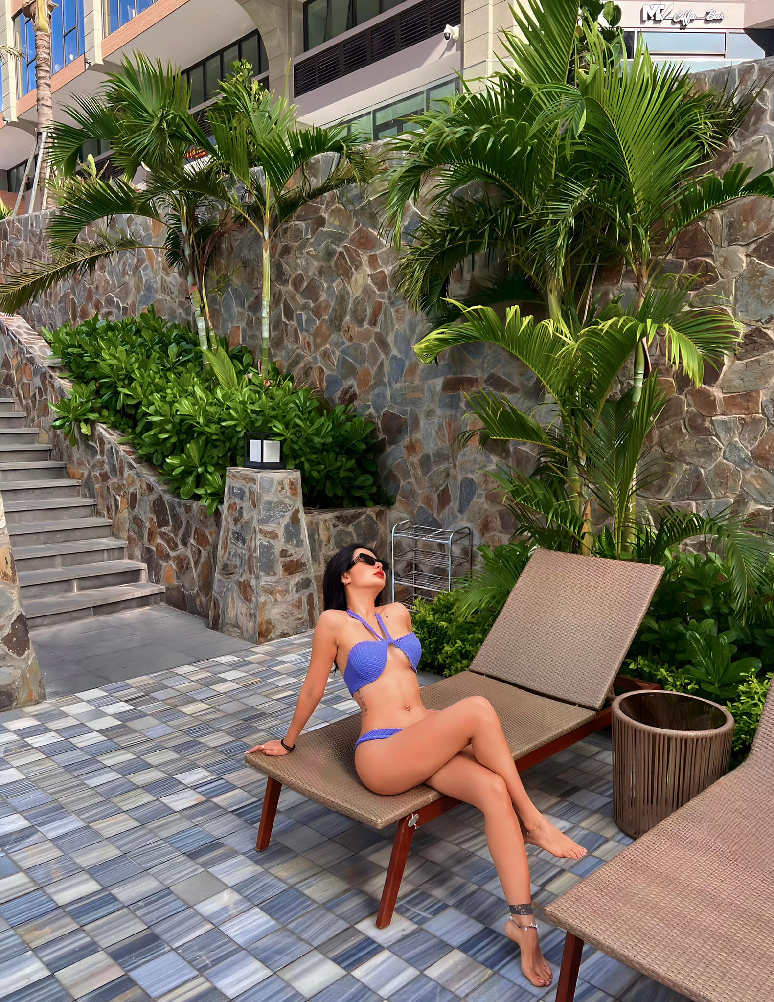 Chiêm ngưỡng body nóng bỏng của hot girl Quỳnh Nguyễn bikini 